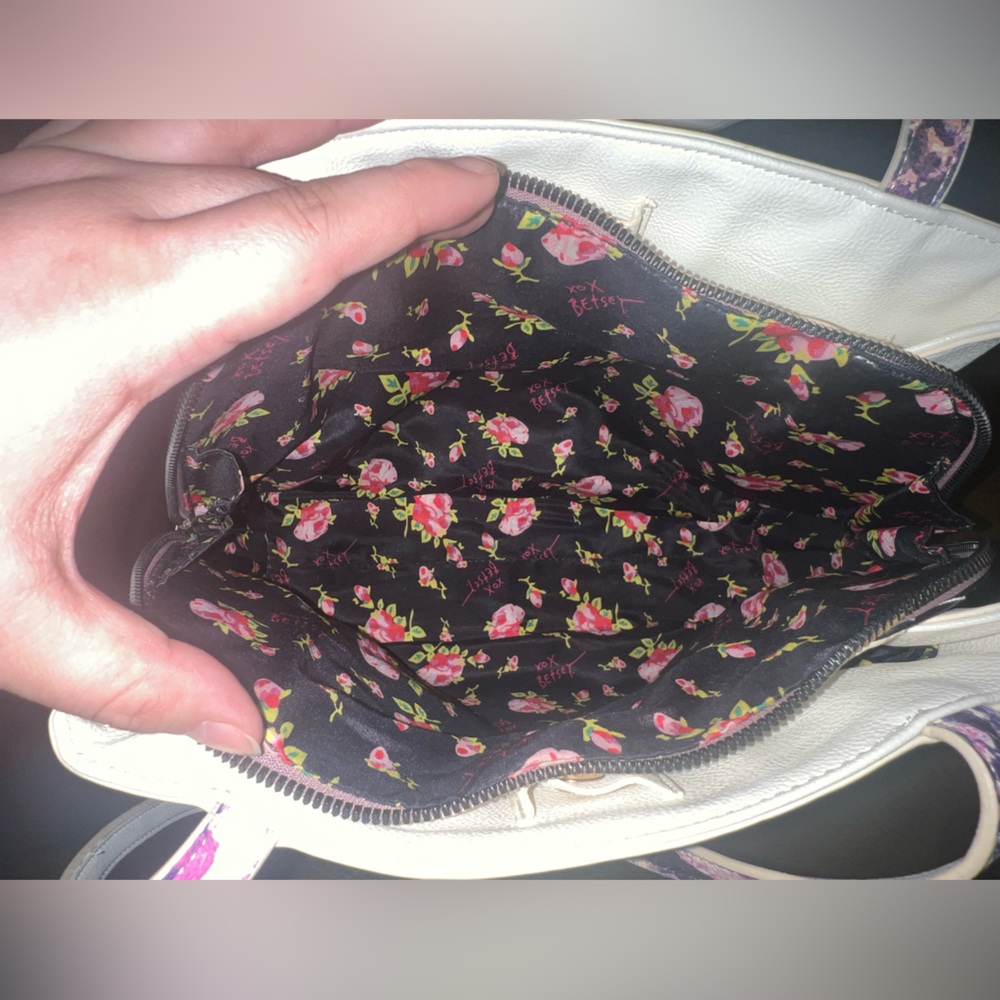 Betsey Johnson Bag - Picture 5 of 11